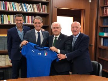 Mancini, presentado como nuevo técnico de la selección italiana