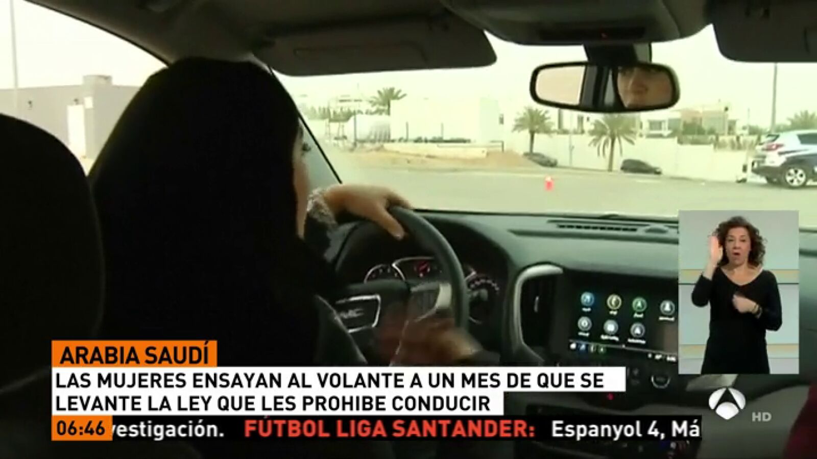 Las mujeres de Arabia Saudí ensayan al volante a un mes de que se levante la ley que les prohíbe conducir