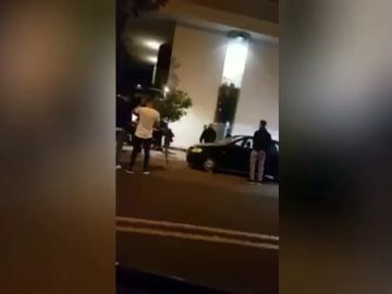 Brutal agresión a las puertas de una discoteca de Sevilla