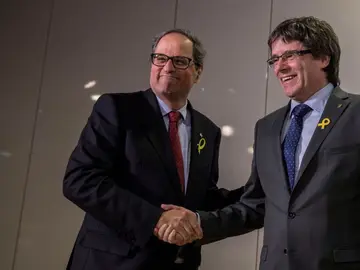 laSexta Noticias 20:00 (15-05-18) Quim Torra y Puigdemont piden a Rajoy en una comparecencia conjunta que "fije día y hora para empezar el diálogo" laSexta Noticias 20:00 (15-05-18) Quim Torra y Puigdemont piden a Rajoy en una comparecencia conjunta que "fije día y hora para empezar el diálogo"