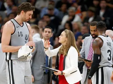 Becky Hammon y Pau Gasol Becky Hammon y Pau Gasol