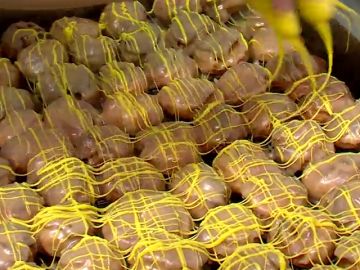 Tontas, listas, de Santa Clara y francesas: así se hacen las rosquillas de San Isidro Tontas, listas, de Santa Clara y francesas: así se hacen las rosquillas de San Isidro