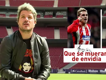 Dani Martín habla con Antena 3 en el Metropolitano: "Me gusta más el Atleti que el fútbol" Dani Martín habla con Antena 3 en el Metropolitano: "Me gusta más el Atleti que el fútbol"