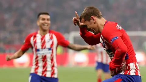 Griezmann celebra uno de sus goles contra el Marsella Griezmann celebra uno de sus goles contra el Marsella