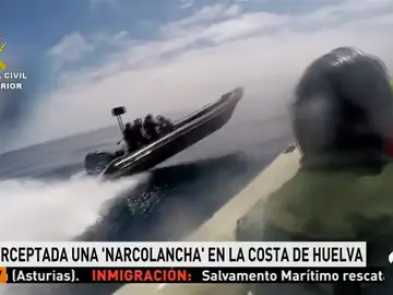 La Guardia Civil intercepta una narcolancha con dos toneladas de hachís en Huelva La Guardia Civil intercepta una narcolancha con dos toneladas de hachís en Huelva