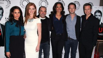 Meghan Markle junto a los actores de 'Suits'