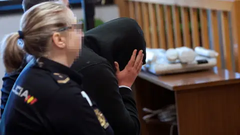 El acusado de crear un perfil falso en la red social Badoo con el que sedujo a una mujer El acusado de crear un perfil falso en la red social Badoo con el que sedujo a una mujer