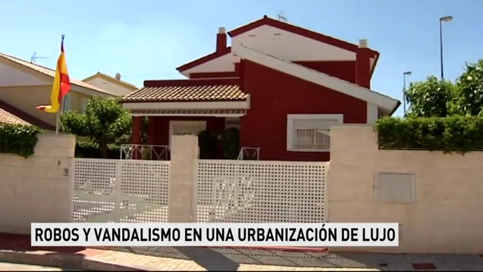 Vecinos denuncian robos y vandalismo en una urbanización de lujo en Murcia