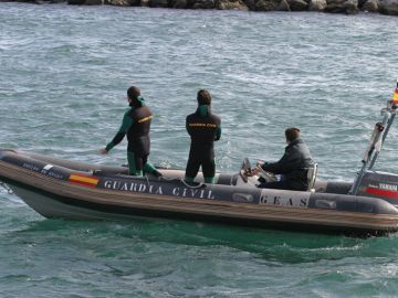 Una embarcación de la Guardia Civil