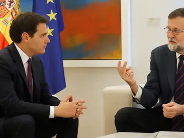 Mariano Rajoy y Albert Rivera, durante la reunión en Moncloa Mariano Rajoy y Albert Rivera, durante la reunión en Moncloa