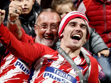Griezmann celebra el título de la Europa League Griezmann celebra el título de la Europa League
