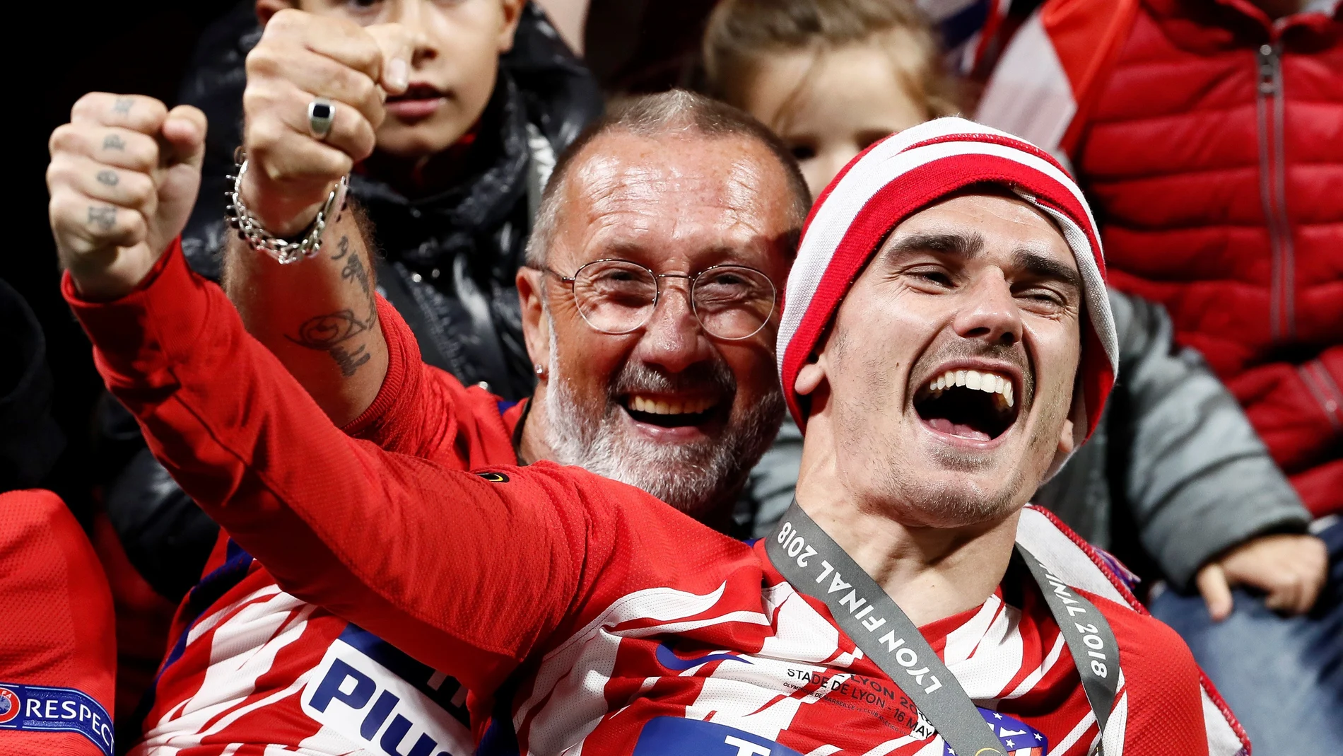 Griezmann celebra el título de la Europa League Griezmann celebra el título de la Europa League