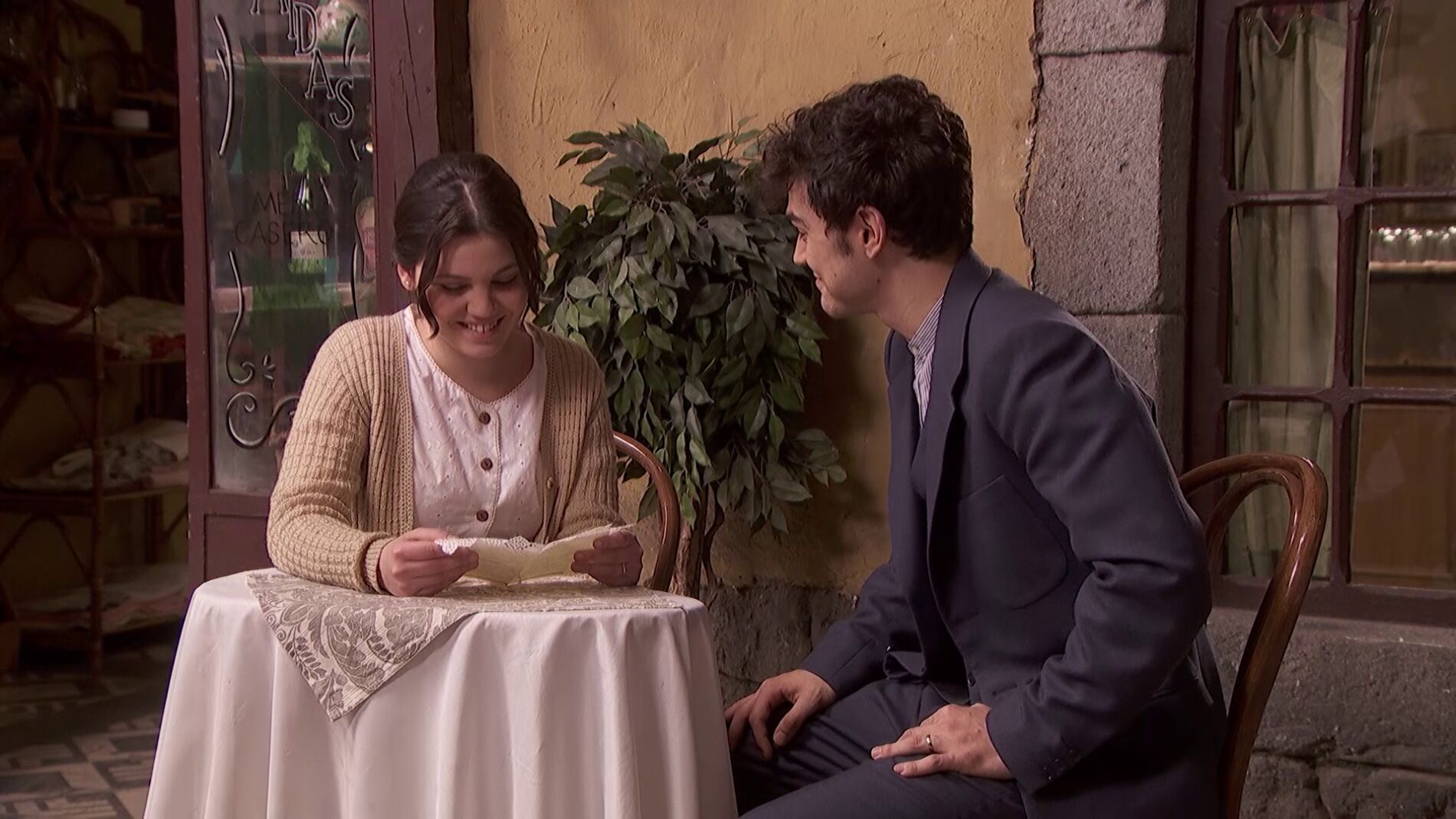 Suenan campanas de boda lejos de Puente Viejo