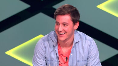 La divertida celebración de Manu, de 'Los Preplatónicos', motivada por el pleno en la bomba estratégica