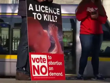 Irlanda votará si suaviza una ley que lleva a las mujeres a abortar fuera Irlanda votará si suaviza una ley que lleva a las mujeres a abortar fuera
