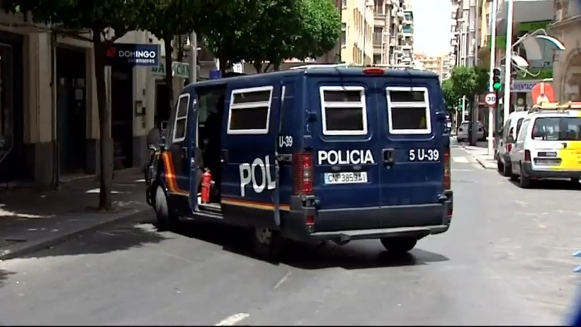 Detenido por dejar embarazada a su hija de 15 años tras abusar de ella durante más de dos años en Murcia Detenido por dejar embarazada a su hija de 15 años tras abusar de ella durante más de dos años en Murcia