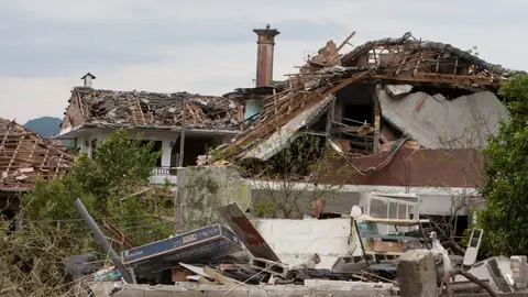 La parroquia de Tui (Pontevedra) donde ayer saltó por los aires un almacén La parroquia de Tui (Pontevedra) donde ayer saltó por los aires un almacén