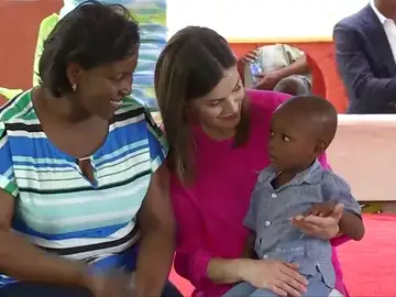 La reina Letizia cierra su visita a Haití y emprende viaje de vuelta a Madrid La reina Letizia cierra su visita a Haití y emprende viaje de vuelta a Madrid