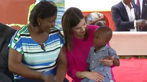 La reina Letizia cierra su visita a Haití y emprende viaje de vuelta a Madrid La reina Letizia cierra su visita a Haití y emprende viaje de vuelta a Madrid