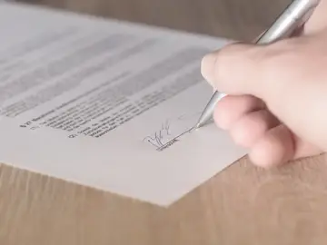 Firmar un contrato Firmar un contrato
