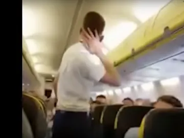 El azafato bailando El azafato bailando