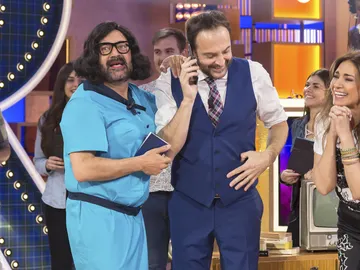 Jose Corbacho, la telefonista que reta a Mariló Montero a una llamada imposible a Cayetana Guillén Cuervo Jose Corbacho, la telefonista que reta a Mariló Montero a una llamada imposible a Cayetana Guillén Cuervo