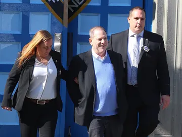 Harvey Weinstein tras ser detenido en Nueva York Harvey Weinstein tras ser detenido en Nueva York