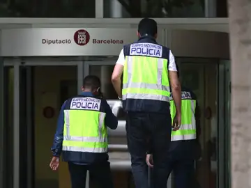 Registro este jueves de la Diputación de Barcelona por la UDEF en una macrooperación contra la Diputación Registro este jueves de la Diputación de Barcelona por la UDEF en una macrooperación contra la Diputación