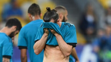 Gareth Bale no salió a calentar con el resto de suplentes del Real Madrid