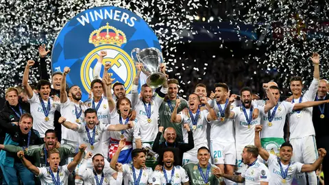 Sergio Ramos levanta la Copa de Europa en Kiev Sergio Ramos levanta la Copa de Europa en Kiev