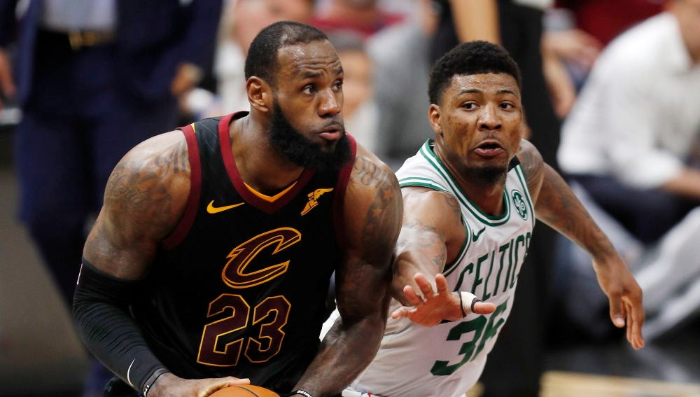 James ante los Celtics