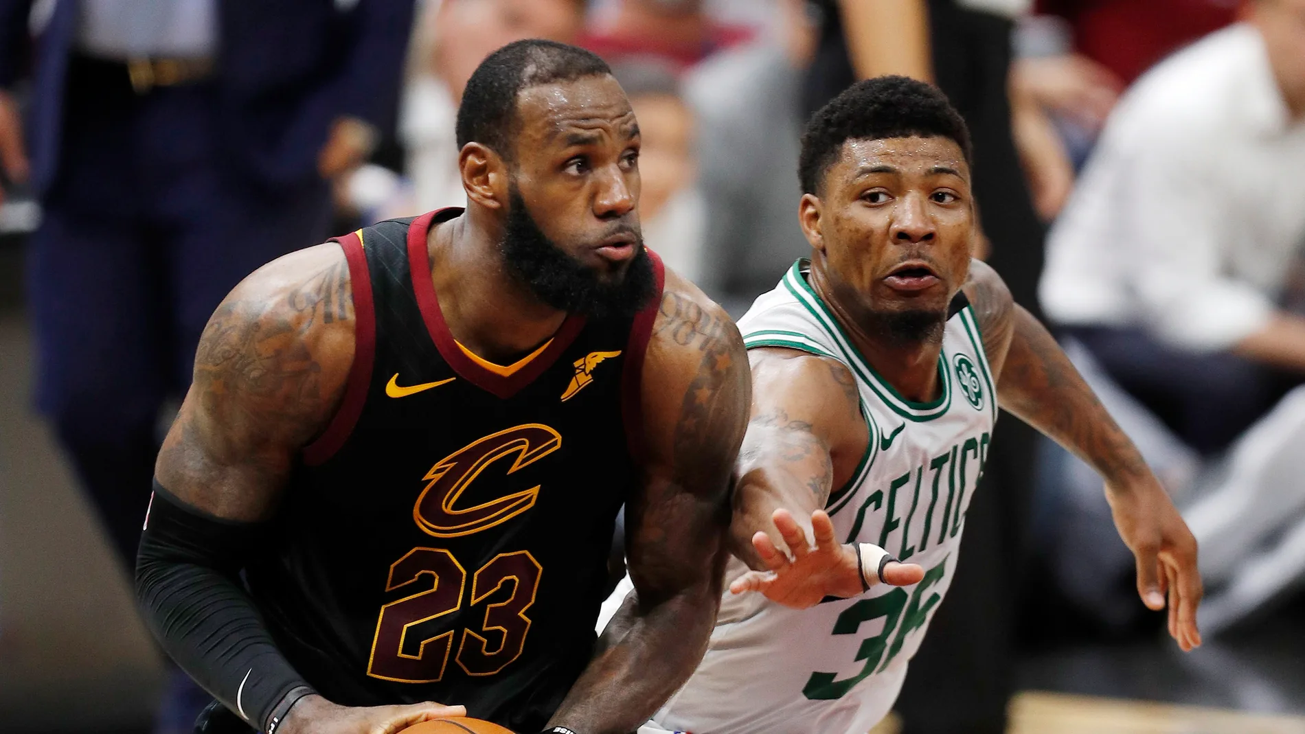 James ante los Celtics James ante los Celtics