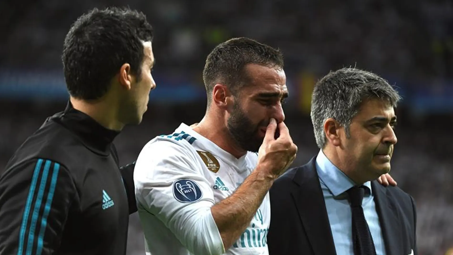Dani Carvajal se retira lesionado de la final de Kiev. Dani Carvajal se retira lesionado de la final de Kiev.
