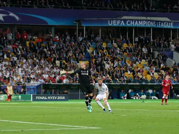 Benzmea, en el momento de anotar el 1-0 ante Karius Benzmea, en el momento de anotar el 1-0 ante Karius