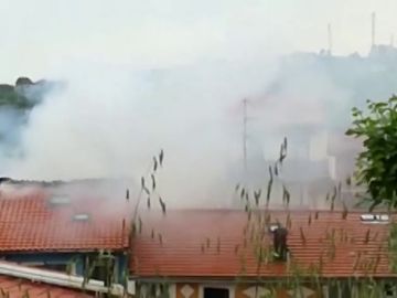 Un incendio declarado en un inmueble de Bermeo obliga a desalojar a los vecinos de dos edificios colindantes