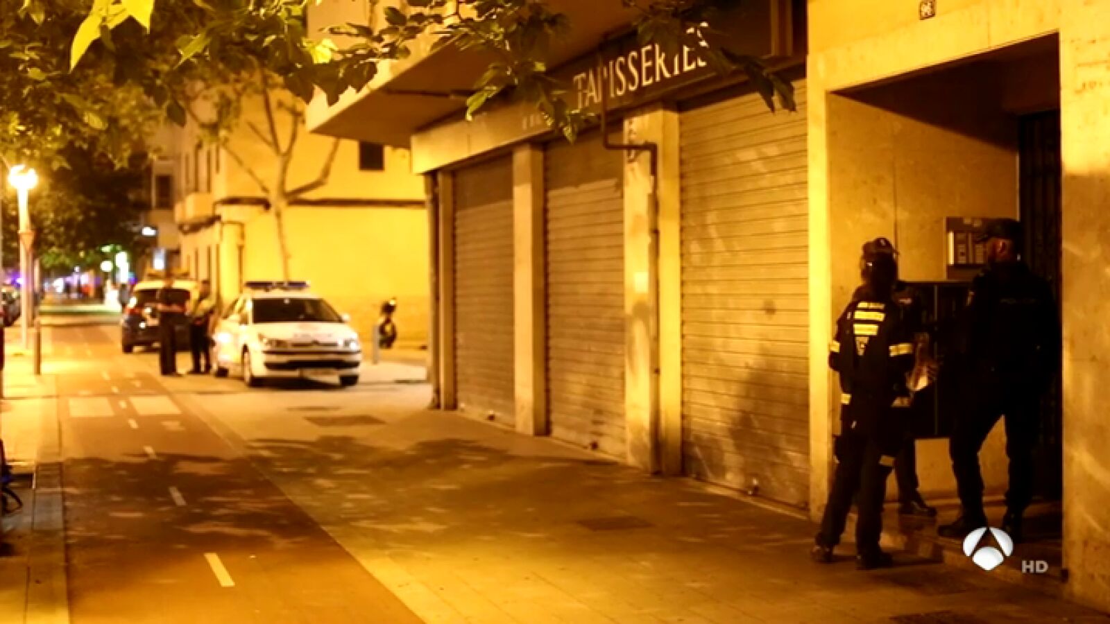 Las autoridades sanitarias envían al Carlos III un bote etiquetado con la palabra 'ébola' hallado en Palma