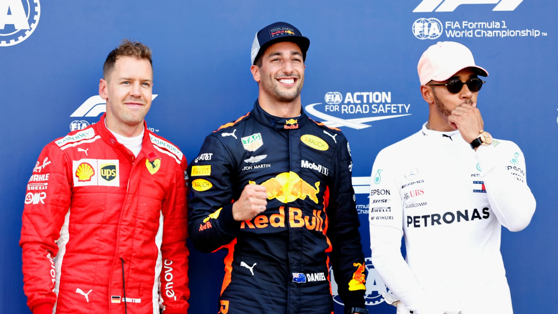 Daniel Ricciardo, con Vettel y Hamilton