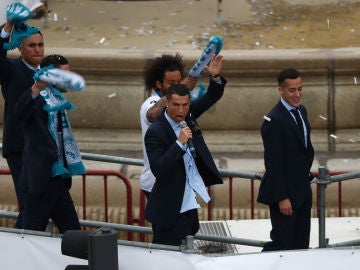 Cristiano Ronaldo, micrófono en mano en Cibeles