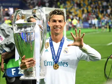Cristiano Ronaldo celebra su quinta Champions Cristiano Ronaldo celebra su quinta Champions