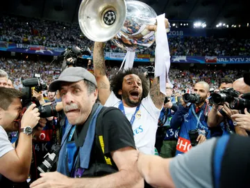 Marcelo levanta la Champions en Kiev Marcelo levanta la Champions en Kiev