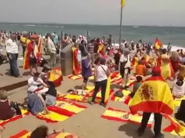 Banderas de España en la Barceloneta Banderas de España en la Barceloneta