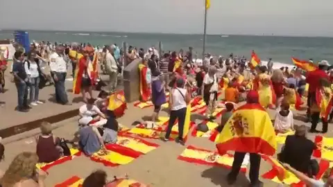 Banderas de España en la Barceloneta Banderas de España en la Barceloneta