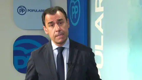 Maillo subraya que hay "cierre de filas" en el PP en torno a Rajoy, quien "evidentemente" no va a dimitir Maillo subraya que hay "cierre de filas" en el PP en torno a Rajoy, quien "evidentemente" no va a dimitir