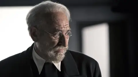Karra Elejalde como Miguel de Unamuno Karra Elejalde como Miguel de Unamuno