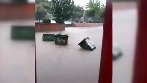 Una tromba de agua provoca riadas en varias zonas de Valdepeñas Una tromba de agua provoca riadas en varias zonas de Valdepeñas