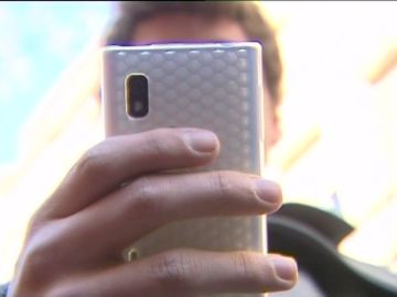 Sancionado con 2.000 euros por grabar una actuación policial y difundirla Sancionado con 2.000 euros por grabar una actuación policial y difundirla