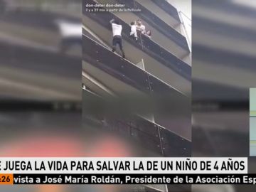 Rescate de un niño en París