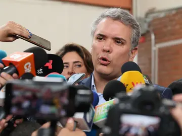 El presidente colombiano, Iván Duque, habla con la prensa El presidente colombiano, Iván Duque, habla con la prensa