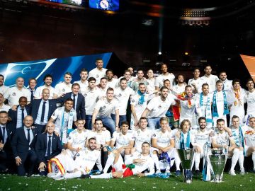 Las plantillas de fútbol y baloncesto del Real Madrid, juntas en Europa
