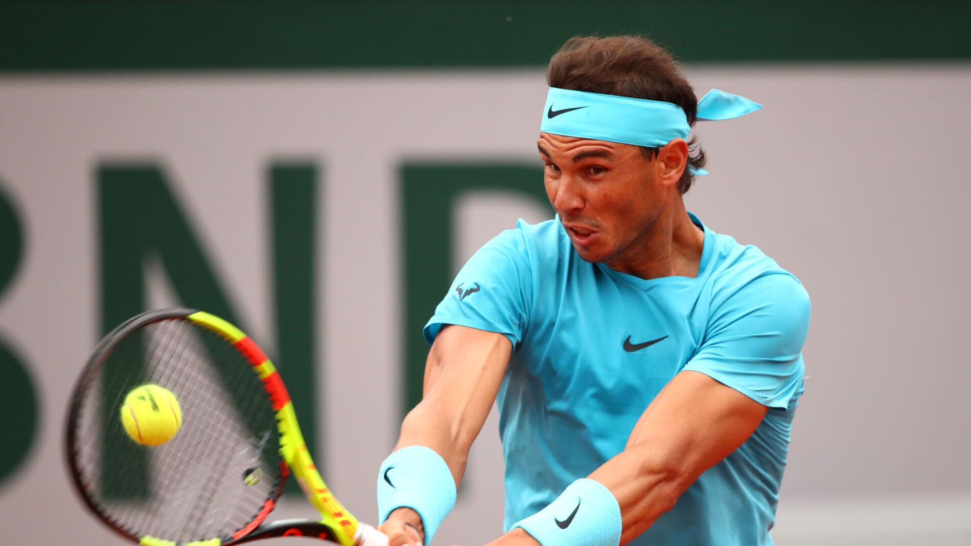 Nadal, en acci&oacute;n en su debut en Roland Garros frente a Bolelli
